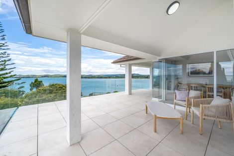 Photo of property in 1/121 Pah Road, Cockle Bay, Auckland, 2014