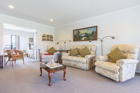 Photo of property in Rangeview Villas, 10/9 Fuller Close, Levin, 5510