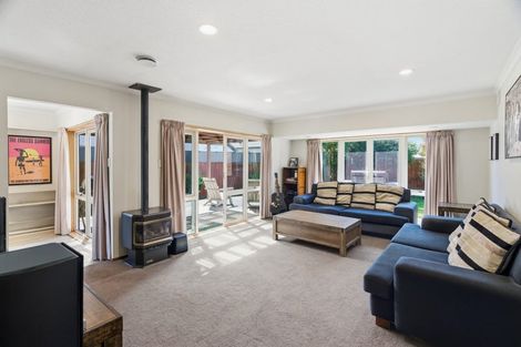 Photo of property in 47 Blue Gum Place, New Brighton, Christchurch, 8083