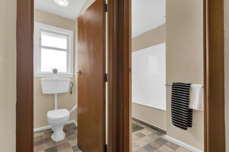 Photo of property in 2/42 North Avon Road, Richmond, Christchurch, 8013