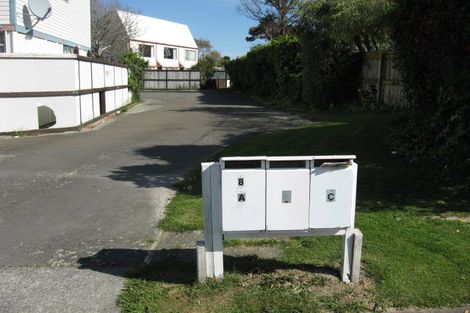 Photo of property in 8c Russell Street, Waterloo, Lower Hutt, 5011