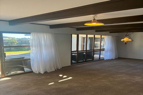 Photo of property in 10 The Spinney, Pahurehure, Papakura, 2113