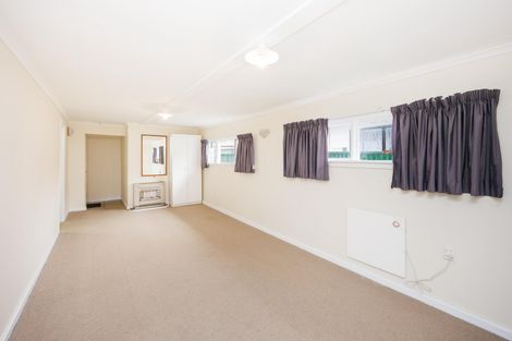 Photo of property in 21 Ilford Place, Awapuni, Palmerston North, 4412