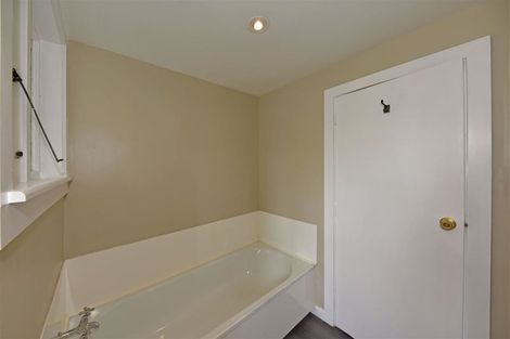 Photo of property in 84 Racecourse Road, Sockburn, Christchurch, 8042