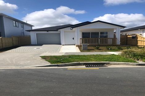 Photo of property in 23 Woven Place, Karaka, 2113
