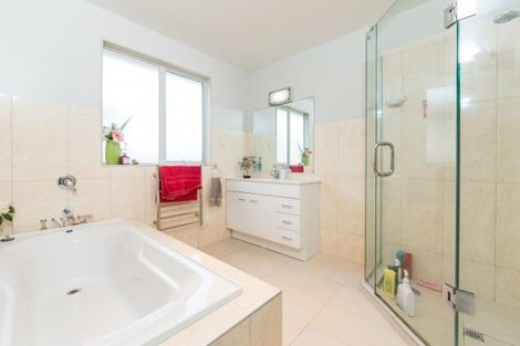 Photo of property in 7 Gordon Stanley Drive, Massey, Auckland, 0614