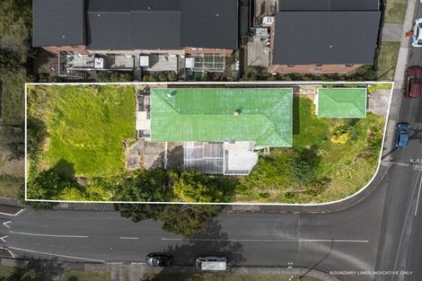 Photo of property in 84 Awaroa Road, Sunnyvale, Auckland, 0612