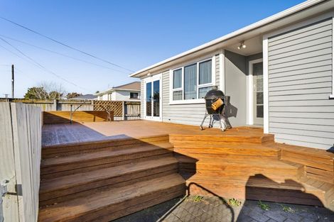 Photo of property in 12 Karaka Street, Merrilands, New Plymouth, 4312