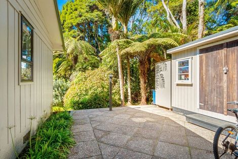 Photo of property in 282 Shaw Road, Titirangi, Auckland, 0604