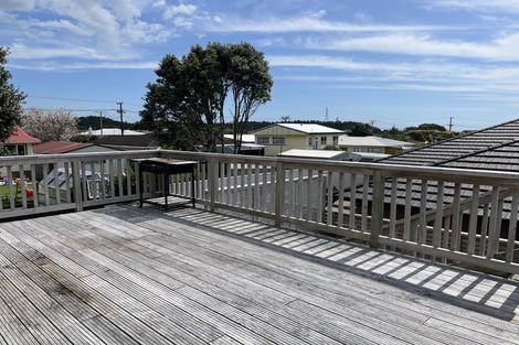 Photo of property in 3 Mount View Place, Spotswood, New Plymouth, 4310