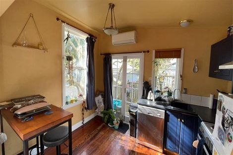 Photo of property in 15 Nairn Street, Mount Cook, Wellington, 6011