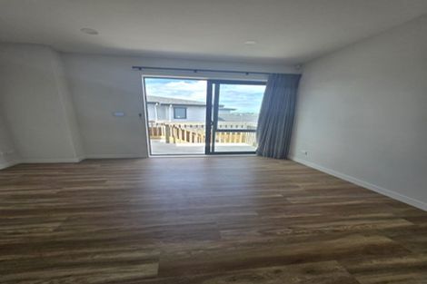 Photo of property in 167 Godfrey Drive, Orewa, 0931