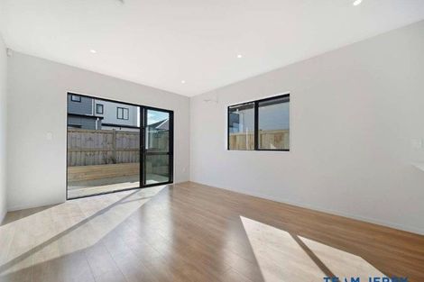 Photo of property in 17 Huringa Road, Karaka, 2113