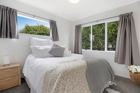 Photo of property in 12a Hinton Place, Weymouth, Auckland, 2103