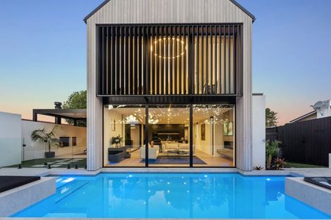 Photo of property in 17a Roland Road, Greenhithe, Auckland, 0632