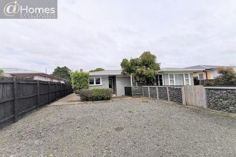 Photo of property in 69 Taikata Road, Te Atatu Peninsula, Auckland, 0610