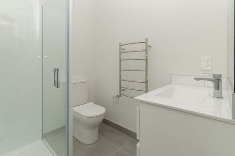 Photo of property in 13/1 Fruitvale Road, New Lynn, Auckland, 0600