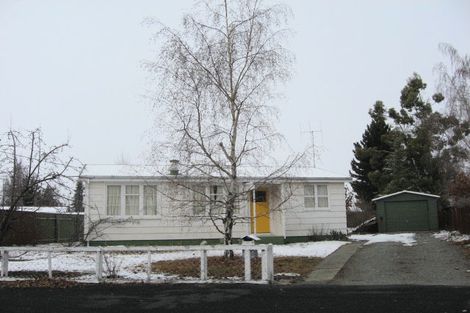 Photo of property in 16 Simons Street, Twizel, 7901