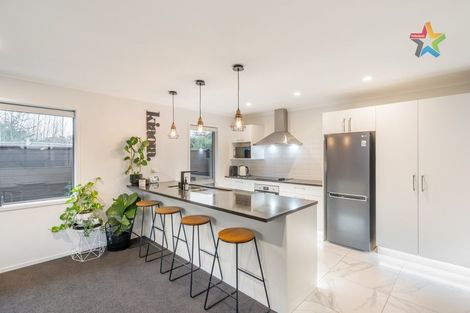 Photo of property in 2 Mooring Close, Whitby, Porirua, 5024