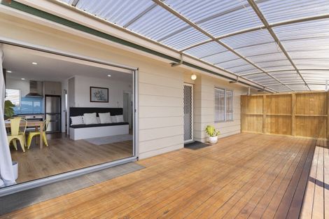 Photo of property in 2/1 Kahika Road, Birkdale, Auckland, 0626