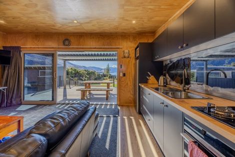 Photo of property in 48 Flora Dora Parade, Lake Hawea, 9382