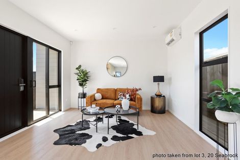Photo of property in 4/20 Seabrook Avenue, New Lynn, Auckland, 0600