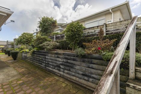 Photo of property in 4/3 Sandel Rise, Merrilands, New Plymouth, 4312