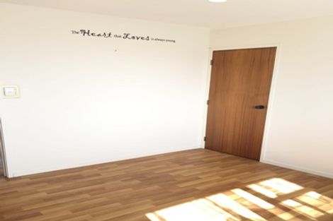 Photo of property in 14 Gwenand Place, Botany Downs, Auckland, 2010