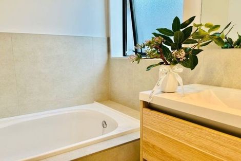 Photo of property in 5 Kitea Place, Mangere, Auckland, 2022