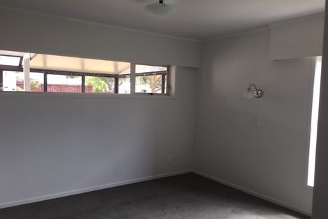 Photo of property in 17a Thorburn Avenue, Red Beach, 0932