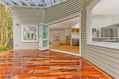 Photo of property in 51 Cambridge Road, Riverhead, 0820