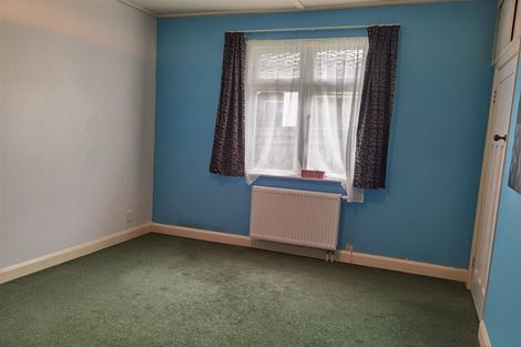 Photo of property in 104 Parkvale Road, Karori, Wellington, 6012