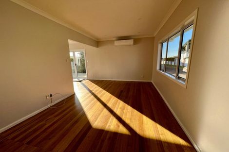 Photo of property in 2/55 Aramoana Avenue, Devonport, Auckland, 0624