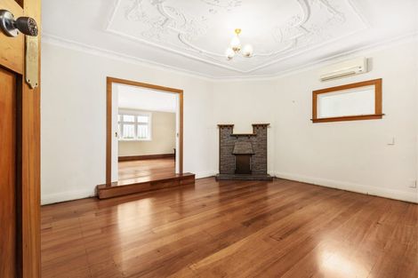 Photo of property in 12 Darlington Terrace, Miramar, Wellington, 6022