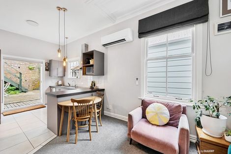 Photo of property in 54 Rolleston Street, Mount Cook, Wellington, 6021