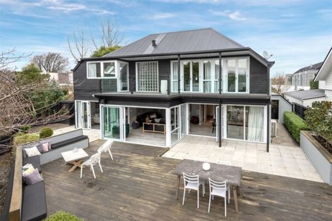 Photo of property in 37 Totara Street, Fendalton, Christchurch, 8041
