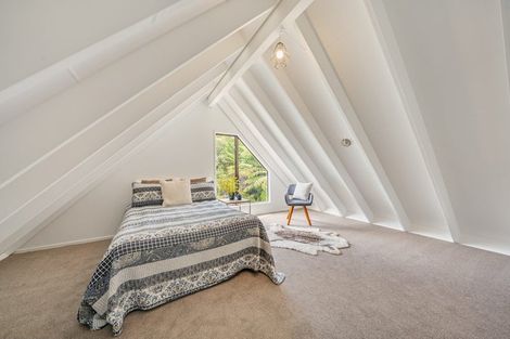 Photo of property in 13 King Charles Drive, Kingsley Heights, Upper Hutt, 5018