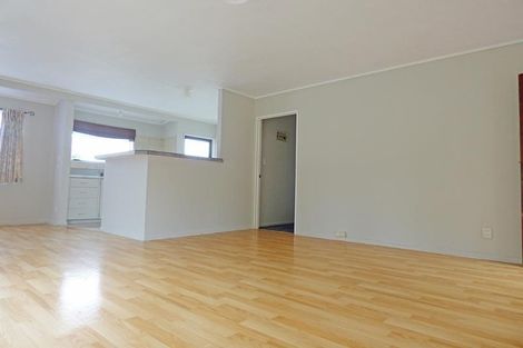 Photo of property in 8 Woodside Road, Massey, Auckland, 0614
