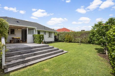 Photo of property in 67 Smythe Road, Henderson, Auckland, 0612