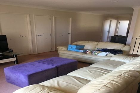 Photo of property in 22 Gilford Place, East Tamaki Heights, Auckland, 2016