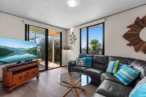 Photo of property in 5 Longstead Avenue, Papamoa Beach, Papamoa, 3118