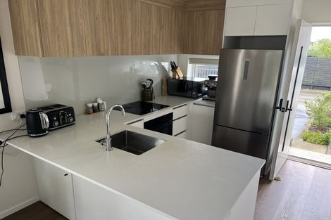 Photo of property in 325 Glengarry Road, Glen Eden, Auckland, 0602