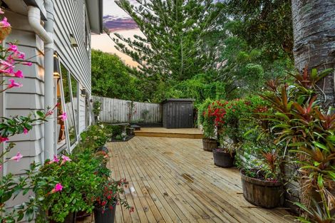 Photo of property in 223a Don Buck Road, Massey, Auckland, 0614