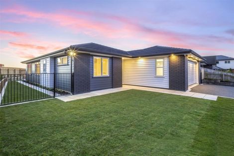 Photo of property in 154 Navigation Drive, Whitby, Porirua, 5024