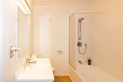 Photo of property in 23/8u Girton Terrace, Mount Cook, Wellington, 6021