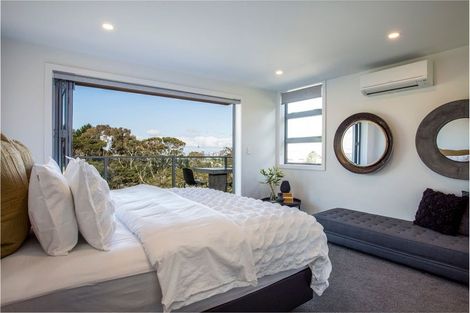 Photo of property in 8b Huka Road, Birkenhead, Auckland, 0626