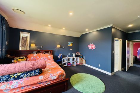 Photo of property in 6 Holly Court, Palmerston North, 4410