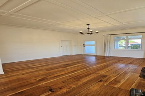 Photo of property in 257 Carrington Street, Vogeltown, New Plymouth, 4310