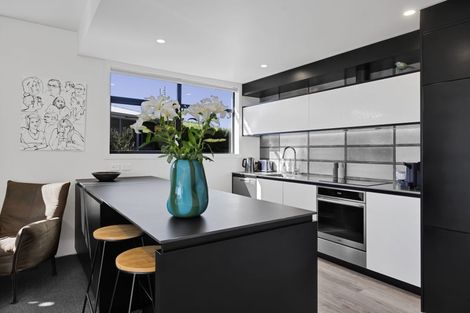 Photo of property in 40d Awanui Street, Merrilands, New Plymouth, 4312