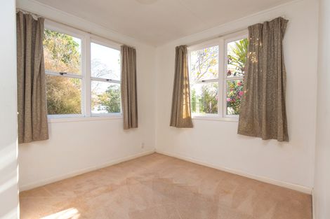 Photo of property in 7 Holiday Road, Stanmore Bay, Whangaparaoa, 0932